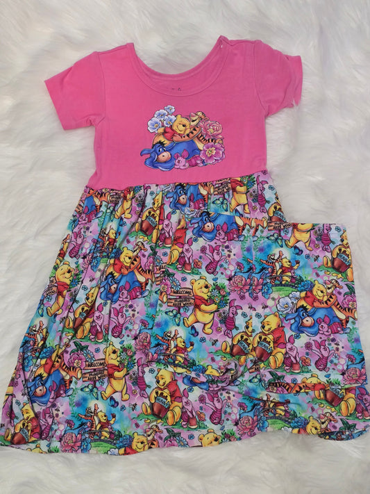 RTS 4T Pooh Graphic twirl - EUC